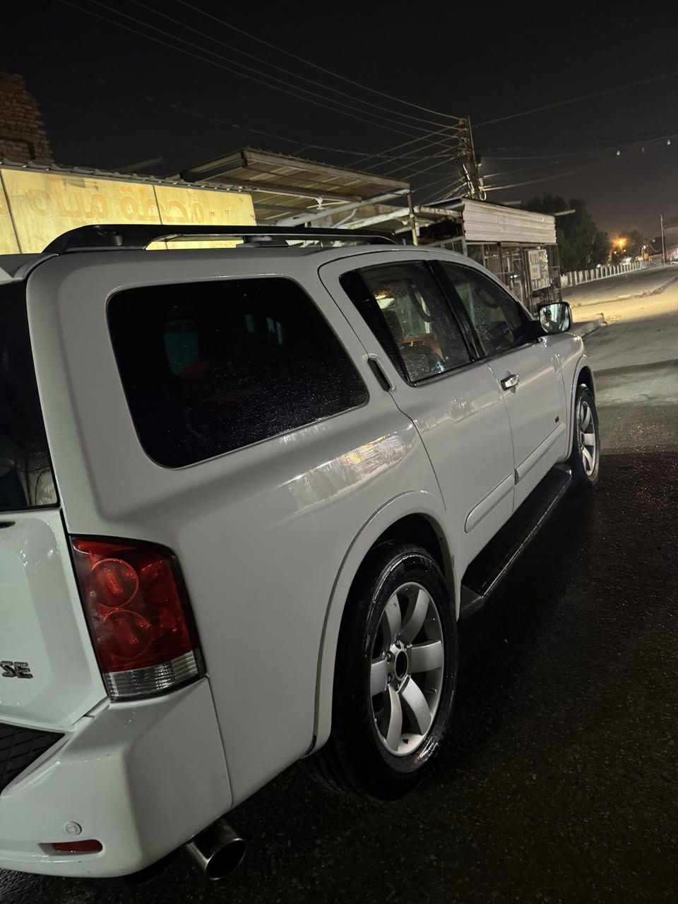 للبيع نيسان ارماده موديل 2009 فئة SE
السيارة مكفوله من الحادث  والتبديل 
محرك وكير مكفولات 
حدادية  جديدة 100‎%‎مع  البوربرنات 4 تخم جدد 
ويل حجم 20 بلادي 
تخم تاير جديد 100‎%‎
تبريد ثلج 
 تحكم ستيرن 
شاشه  
كامرة بلاد 
حساسات  بلاد 
دواخل لون بيجي مخمل 
سنتر لوك شغال 
جنطة كهرباء شفط 
منظومة لايت زنون 
 السياره فقط السلات روف متوقف حاليا 
والباقي كله شغال 
بيها قطعتين كلير 
رقمها ثلاثي مميز بسمي 
العنوان /. كوت. / مركز المدينه 
***********

فقط بيع. مراوس ما اراوس 
 فقط اتصال للشراي وبالخدمه
السعر.   الشراي يتصل ويدلل
