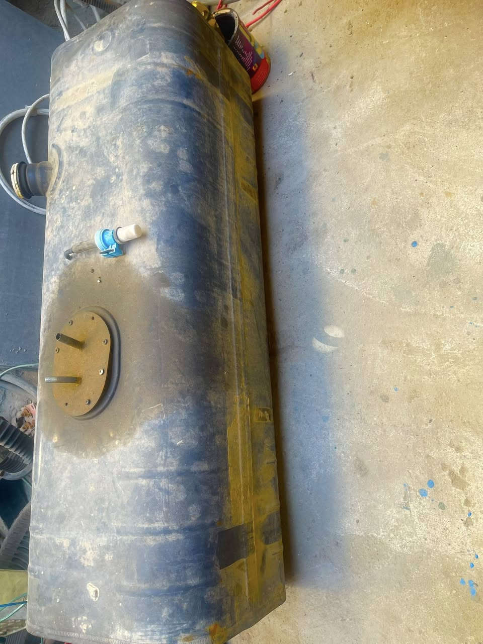 للبيع تانكي كاز كيا  ٨٠ لتر بسعر ٦٠ الف قفل العنوان بغداد ***********
