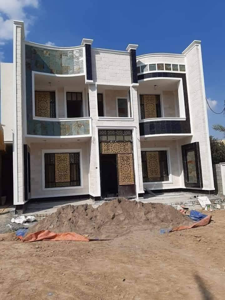 اعمالي صبغ الواجهات بمواد وعمل درجة اولى بمواد #سلكونية #مقاومه_للأمطار #واشعة_الشمس #وباللوان_ثابتة تدوم لسنوات
#ترميم #وصبغ البيوت والمحلات والمجمعات السكنية والطبية الداخل والواجهات الخارجية والابواب الحديد والشبابيك والابواب الخشبية
يوجد لدينا صبغ خاص #للسيراميك و #اخشاب_الصاج 
للعمل راسلوني على صفحة الفيس بوك او الواتساب ***********
#نضافة_العمل_شرطنا_الاول
#الديوانية
