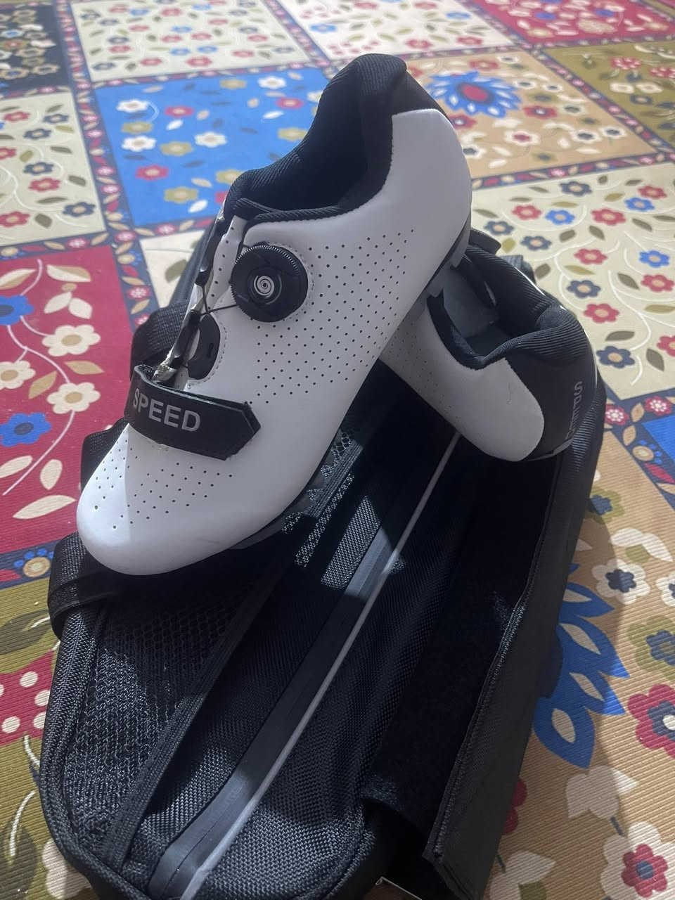 متوفر احذيه دراجات هوائيه
الاحمر قياس ٤٣
الابيض ٣٦
السعر 15الف


**إذا كنت صاحب هذا الإعلان وتريد حذفه لأي سبب، رجاءا أرسل رسالة إلى الدعم الفني**