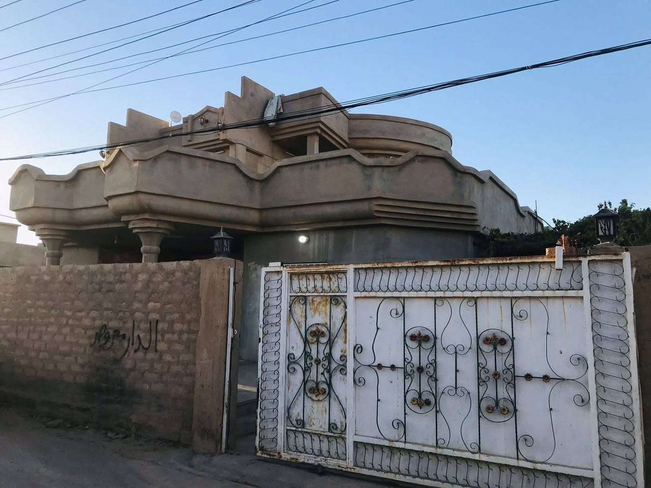 السلام عليكم
بيت معروض للبيع 
المكان /تل الماجد  
التواصل على هذا الارقام
هـ اسعد‭٠٧٧٠ ١٧٦ ٩٠٣٧‬
هـ رقمي ***********
