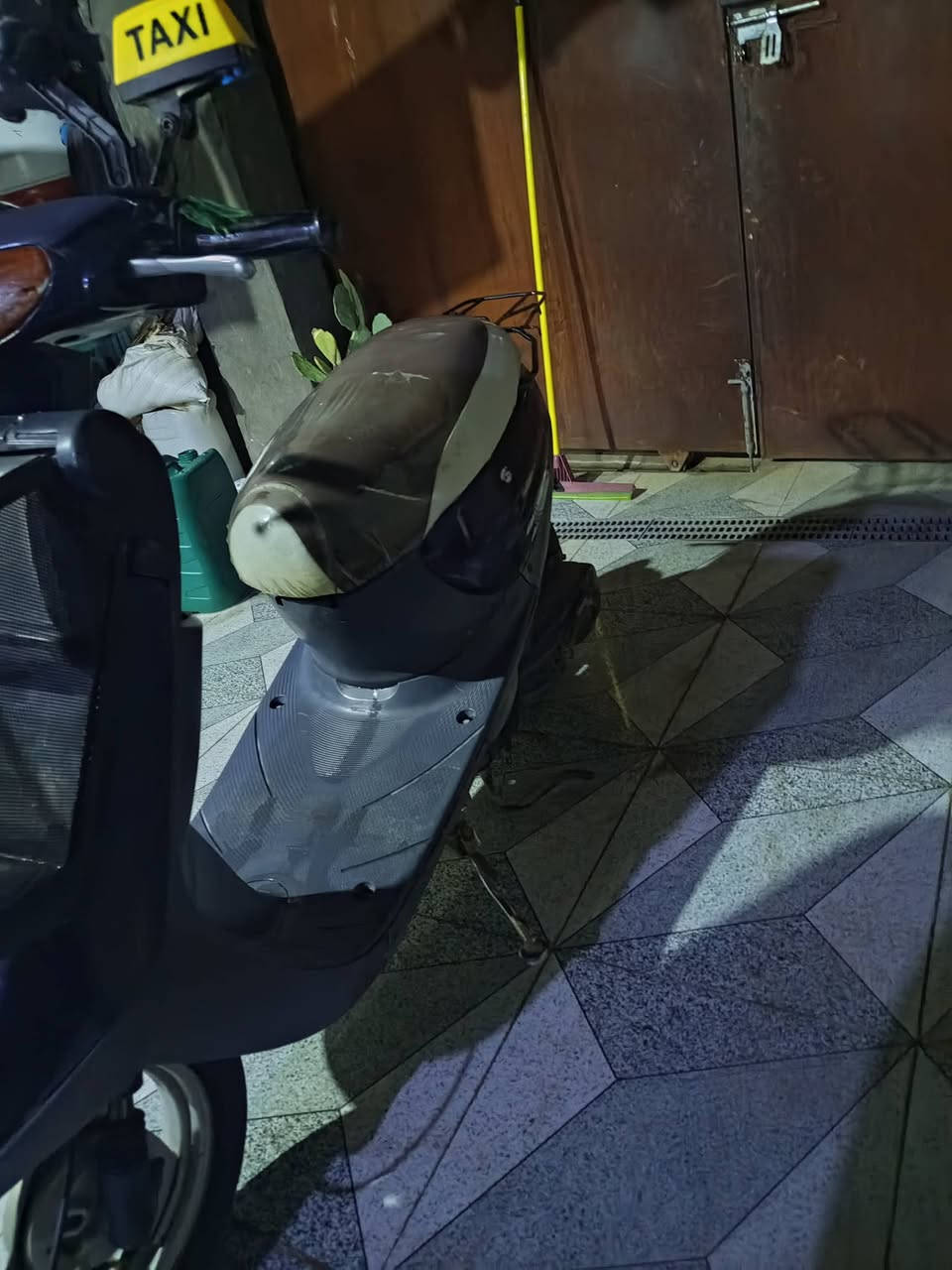 دراجه ام سله للبيع مفتوحه مره وحده السعر 325وبيهه مجال اتصال على الرقم *********** او خاص شاصي مكفول او مراوس
