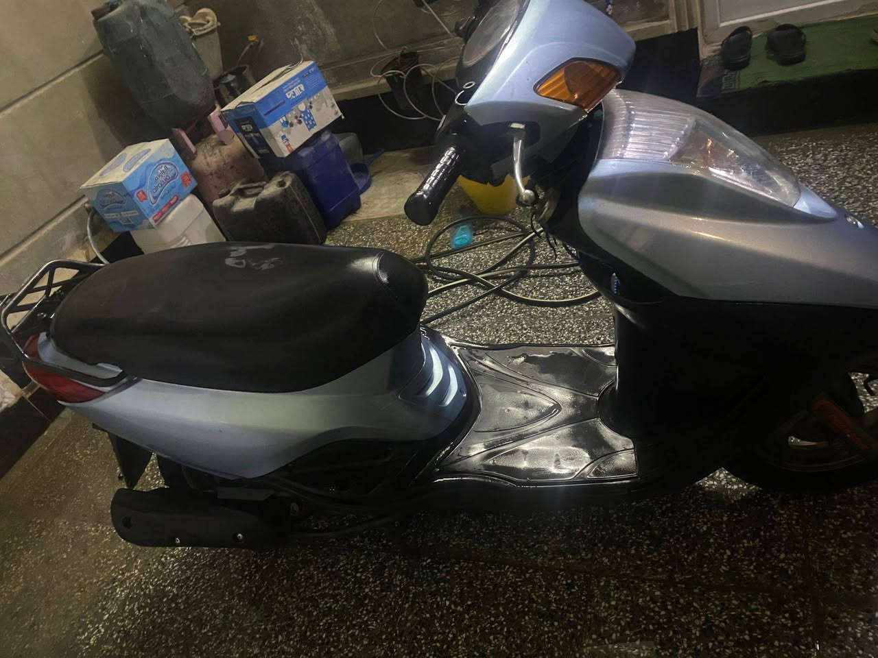 السلام عليكم ورحمه الله وبركاته 
دراجة بريز ١٤٠ للبيع 
نواقص الدراجة فقط دكمة الهورن 
سعر الدراجة ٥٥٠ مستعجل على بيعتهة دراجة نضيفة و قوية 
مكاني بغداد الدورة المعلمين  قرب السقيفة 
رقم ***********
