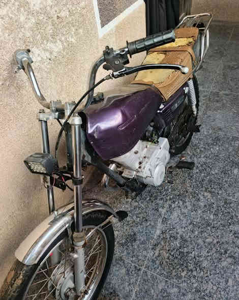 دراجة اربعه كير كلك مكينه نضيفه 
 
السعر 200 وبيهه مجال مكاني الحولي ميه 

رقمي ‏‪***********‬‏
