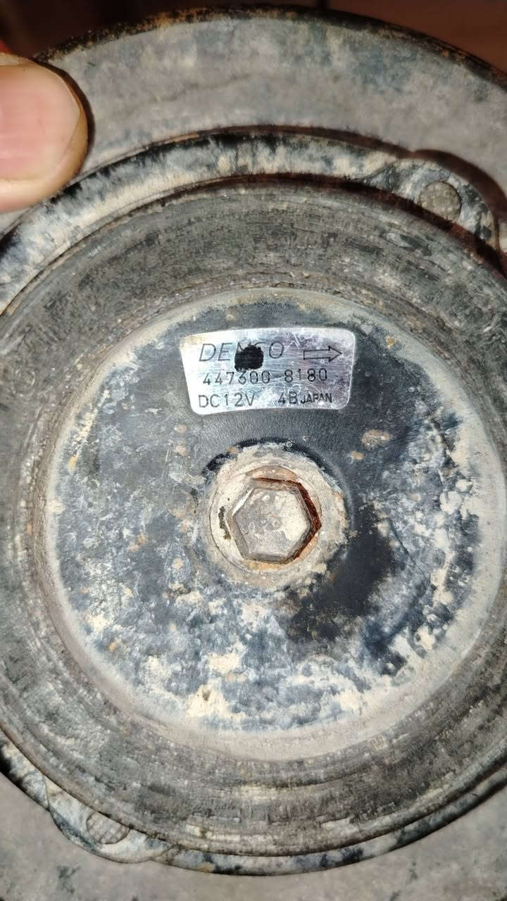 كومبريسر هايلوكس ٢٠١٦ ونازل
شغال تفحصه وتاخذه ١٠٠ الف قفله نهايته
تواصل اتصال ***********
حجم ١٥ بستم مكاني البصرة واكو توصيل ان شاء الله
