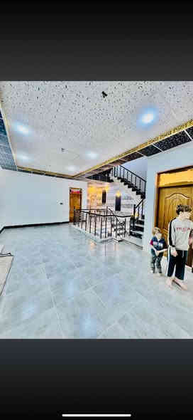 سلام عليكم بيت للبيع  سند حر 
النجف الاشرف حي النداء مجمع بيتي الثاني
بلوك 8 
بيت للبيع المساحه 150م  طابقين عل ساحه🌴
( سعر 150 بي مجال 🥳)
 شارع 15  بصف الركن  قريب عل شارع المجمعات يحتوي عل 4 غرف وصاله عدد 2 وستقبال ومطبخ وصحيات  اساس صب سقف صب البيت جاهز فول
درجه اولى بناء 2025
للاستفسار ***********
