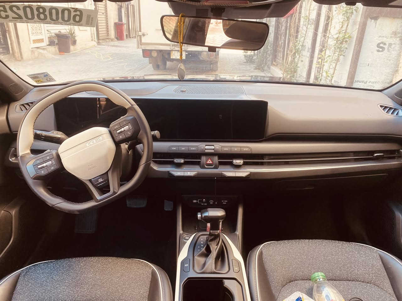 السلام عليكم كتاب شهداء k4    جيتي لاين فول مواصفات.  السياره مرقمه بغداد بس  صبغ قبق جنطه ودفيوزر  
١ رادارات ٣٦٠
٢ اوتو هولد 
٣ كامره متحركه
٤ هند بريك دكمه 
٥ بنرامه
٦مانع انزلاق
٧قياده ذاتيه
٨ترحيب عند القتراب
٩شاشه متصله
١٠تبريد شاشه
١١شحن لاسلكي
١٢محرك ٢٠٠٠ دوش
١٣تشغيل عن بعد
١٤ لايت زنون
١٥ ماشيه ١٢ الف
١٦ تحديد مسار
١٧ نقطه عمياء 
١٨ اشاير بالمري
كومه مواصفات 
السياره خير  من  الله 

سعره 174 وبيه مجال بسيط  
***********
واتساب ***********
