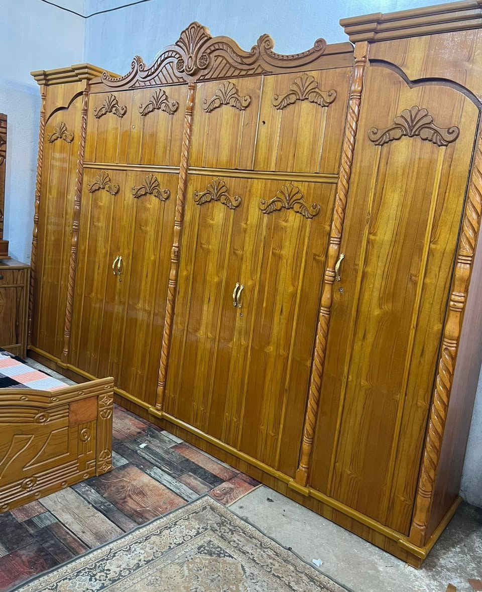 غرفه ست ابواب ام دنك مال عرسان غرفه صاكه تموت فول نضافه بغداد الحسينيه مال الراشديه وعندي توصيل ***********
