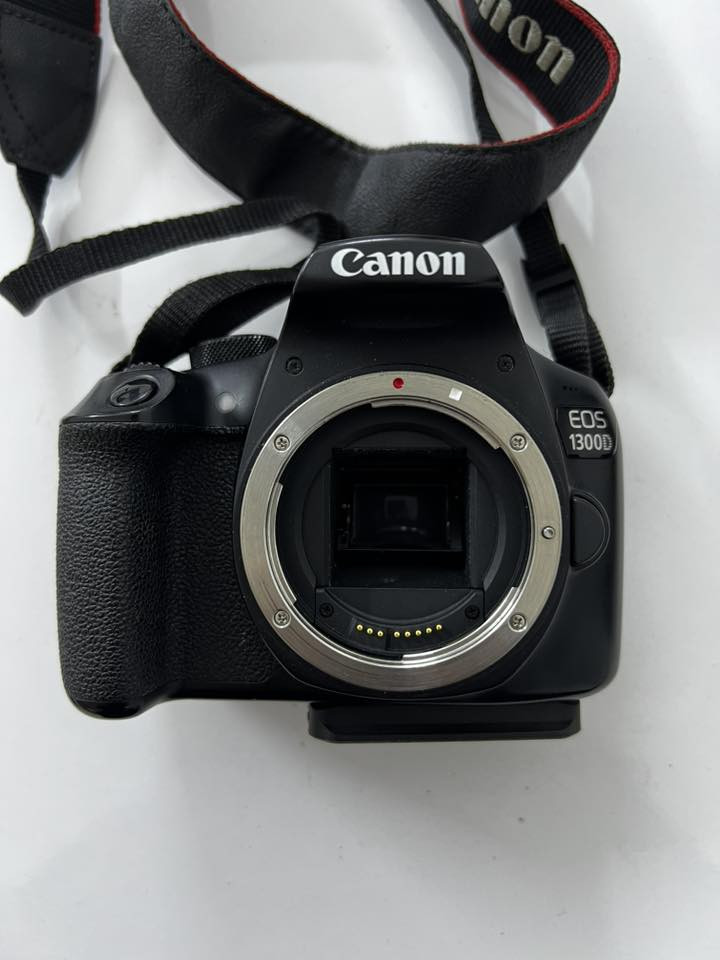 كاميرا كانون 1300d
نظيفة جدا 
وياهه بطارية وشاحنة وجنطة وكارتونه
وياها عدسة ٢٨-١٠٥ كولد لاين 
سعرهم ٢٥٠ الف

وعندي عدسة ٥٠ ملم stm سعرها ١٢٥ الف
كلهم استعمال قليل والنظافة ١٠٠٪؜

مكاني بغداد السيدية 
هذه رقمي ***********
