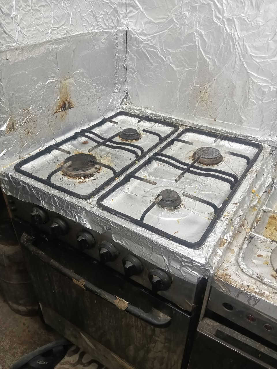 السلام عليكم طباخات للبيع الجبير عشتار  خمس عيون ب100 وثاني اربع عيون ب 50 وبيهن مجال  مكاني حي العسكري العابد  ***********
