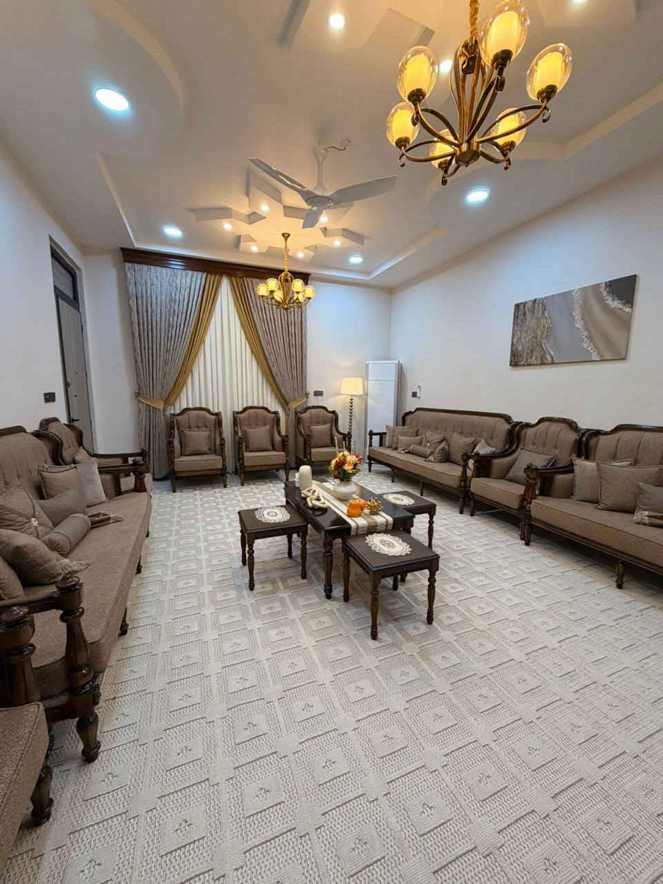 السلام عليكم
للبيع
دار طابو زراعي. بناء حديث
المساحه. ٢٠٠ م
طابقين. ٤ غرف نوم و صاله ومطبخ وكليدور و٣ مجمعات صحيه وكراج
حي الصحه. قرب شارع الكورنيش التجاري
للاستفسار. ***********.. ***********
عقارات عين الأسد
حي الصحه. شارع الكورنيش. قرب المسبح الأولمبي
ابو فاطمه الكلابي
