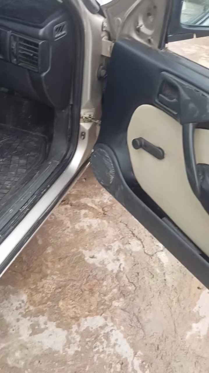 السلام عليكم فكترا موديل 92 حجم 18 رقم مسطرة سنويه 30سيارة وضع بلادي قفل مركزي جاملق يمين امبدل كير محرك شرط سعر 48 وبيها مجال ***********
