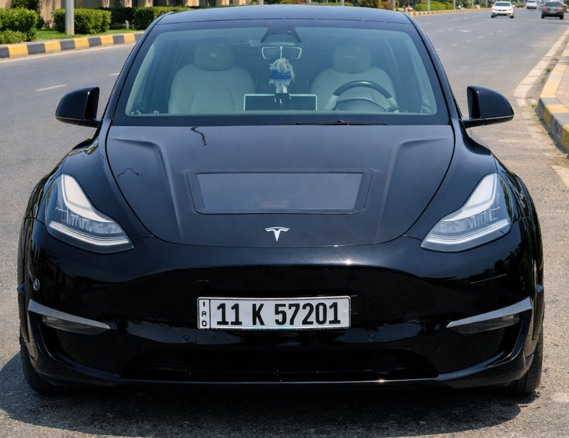 السلام عليكم
تيسلا  Y للبيع موديل 2023
لونك رينجر دبل ماطور 
7 راكب 
داخل ابيض 
ماشية 32 الـف 
السيارة معروفة موصفاته 
بس علهة اضفات من امركيا يعني  الاضافات  اصلية وجميع الاضافات من وكالات معتمدة 
🌿 السيارة عليها اشتراك Acceleration Boost 
سعر الاشتارك 2.000 دولار ما يعادل بل عراقي 3 ملاين دينار عراقي يخلي السيارة تكون اسرع من كل الموديلات 
🌿السيارة عليها ايرسبيشن نضام تعليق هوائي تكدر تصعد السيارة وتنزلها بالريموت والسيتم من امريكا من شركة airlift وسعر السستم المشدود على السيارة 4.000 دولار ما يعادل بل عراقي 6ملاين دينار عراقي 
🌿البنيد كاربون فايبر وبي جامة حتة يبين بطل الهواء الماطورات على شكل بطارية 🔋 وبنفس الوقت اكو انارة تتغير الالوان داخل البنيد الامامي وسعر البنيد 2100 دولار ما يعادل بل عراقي 3 ملاين و 150 الف 
🌿 جكات للبنيد كهربائي تكدر تفتحة و تسدة من داخل السيارة و التلفون وسعر الجك 260 دولار ما يعاد بل عراقي 400 الف 
🌿انارة داخلية تتحكم بيها عن طريق للمس وعن طريق الصوت او dj من شركة Hansshow 
جميع الالوان سعر الجهاز 600 دولار ما يعادل بل عراقي 900 الف
🌿السيارة كلهة سبولر من شركة DarwinPRO Aerodynamics عملة كجمالية للسيارة و تثبيت السيارة سعرة 2700 دولار ما يعاد بل عراقي 4 مليون 
🌿 داخل السيارة كلهة مغلفة مخمل شامو اسود يعتبر جمالية و فخامة ونفس الوقت عازل 
سعرة التغليف 500 دولار ما يعادل عراقي 750 الف 
🌿 البيبان شفط نفس ما موجود في سيارة ماسدس مايباخ  وسعر جهاز الشفط  900 دولار ما يعادل عراقي مليون و 350 الف 
🌿 يدات لد من تفتح السيارة ومن تنشغل السيارة سعر لد 200 دولار ما يعاد 300 الف 
🌿من تفتح السيارة يوجد ترحيب وهاي الاضافه من العراق وسعر الترحيب 40 الف 
🌿 علهة دشبل عضم شامو و داخل السيارة كاربون سمعات لد انارة متغير السترن مغلف جلد و كاربون 
السيارة جانت مغلفة بي بي اف للحماية 
البونراما مضلل من للحماية من اشعرة الشمس 
السيارة مرقة بغداد ب اسمي اني المالك الشرعي للسيارة 
ماشية بل عراق 3 الاف 
اسف على الاطالية 
السعر المطلوب بل. سيارة 
260$
*********** موجود بكل وقت
