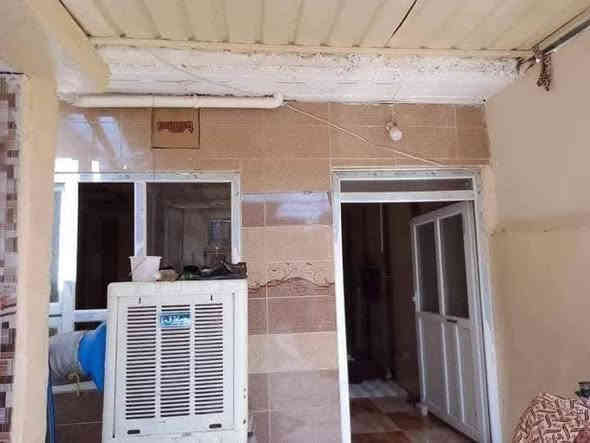 دار للبیع 100 متر طابو صرف 
طابقين 
بناء نظيف 
الموقع شورجة 
قرب سوك 
طابو باسم شخص واحد 
سعر 45 ملیون وبیه مجال 
***********
***********
