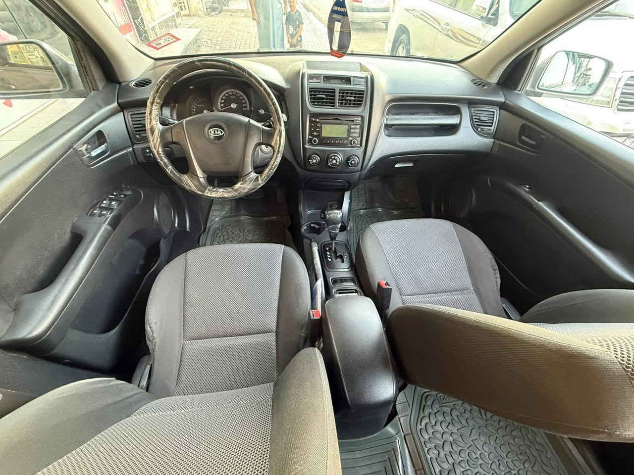 كيا سبورتج ٢٠٠٩ رقم سليمانيه مكينه وكير مكفوله تبريد تدفئة سياره نظيفه وخير من الله بيها قطعه صبخ أثر شخوط مكانها ديالى بعقوبة بهرز ب١١٨ وبيها مجال السونار مرفوق وي الصور للاستفسار ***********
