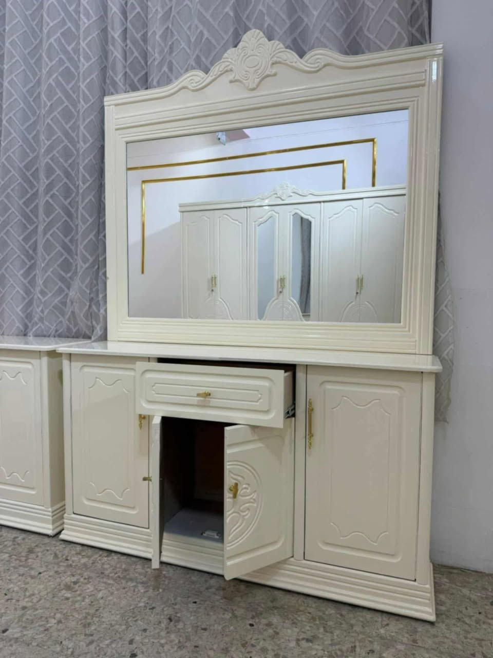 غرفة شغل تسكام بلوك بورد ١٨ملم نجاره عراقي صبغ حراري
فصالة هدروليك الاصلي  
نقل شد مجاني داخل الناصرية 
والشغل والفصال حسب الطلب


**إذا كنت صاحب هذا الإعلان وتريد حذفه لأي سبب، رجاءا أرسل رسالة إلى الدعم الفني**