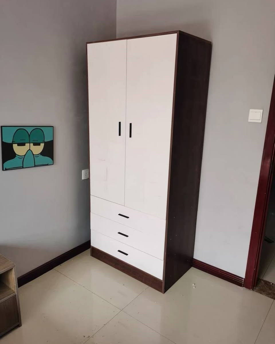 كنتور 2 باب خشب MDF 
العمق 45 سم * العرض 80 سم * الارتفاع 180 سم


**إذا كنت صاحب هذا الإعلان وتريد حذفه لأي سبب، رجاءا أرسل رسالة إلى الدعم الفني**