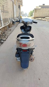 دراجه جي فور مجفته قبل شهرين وجاهزه من كلشي للبيع السعر 300 وبيها مجال...