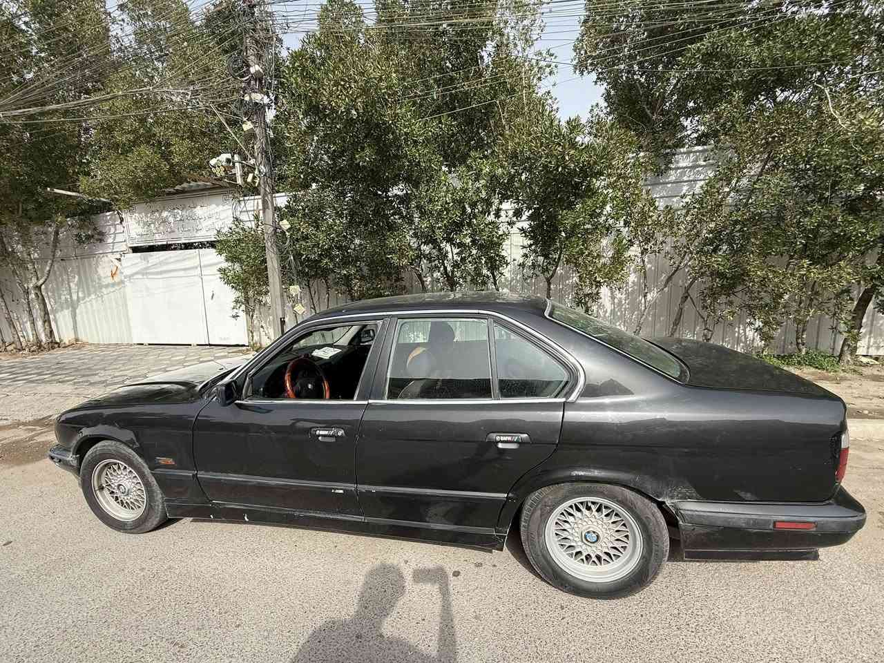 بي أم الفئة 5 530i
موديل 1992  
وارد اوربي 
كير مكينه خير من الله 
كهربائيات كلها شغالة من عدا السلايد روف يحتاجه بس تنضيف
هزة جديدة شهر الواحد  
رقم بغداد انكليزي ب اسمي تحويل ثاني يوم 
السعر 67 وبي مجال حك الجية  
*********** للأستفسار
