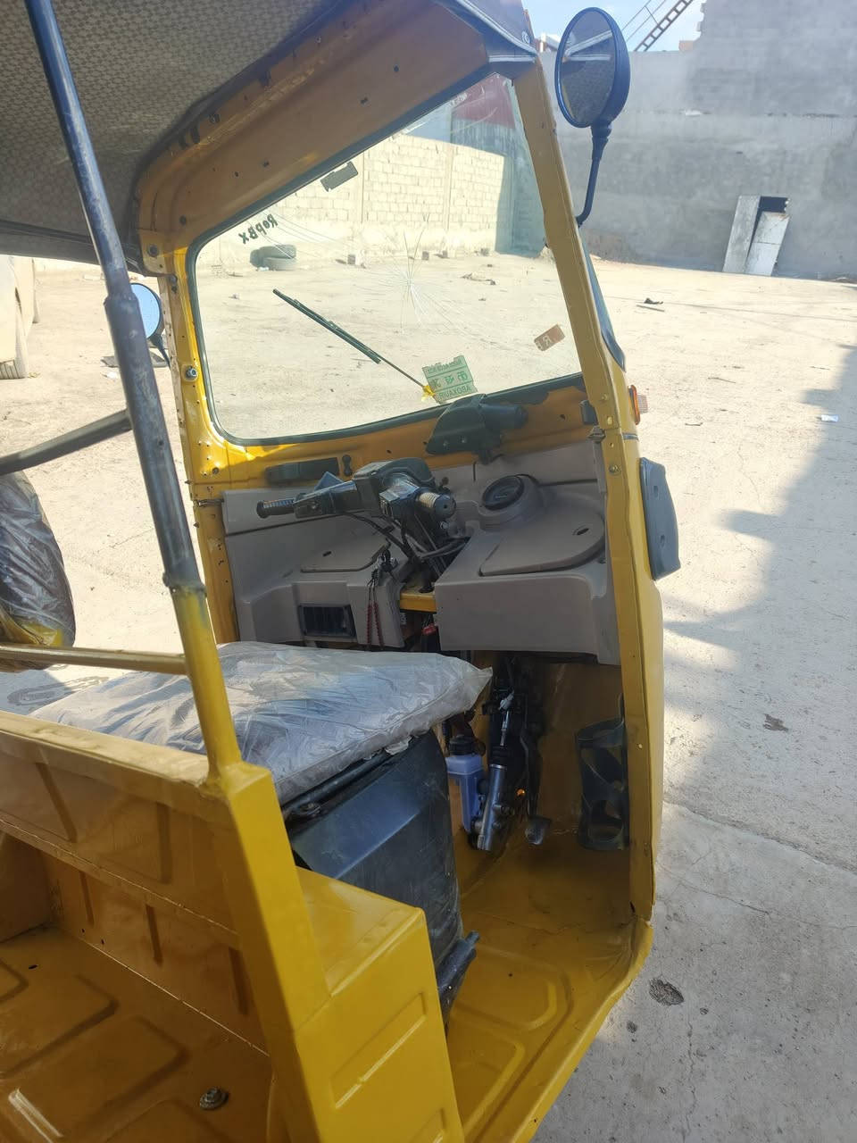 السلام عليكم تيك توك للبيع موديل 18 سعر 4 400 بها مجال ***********
