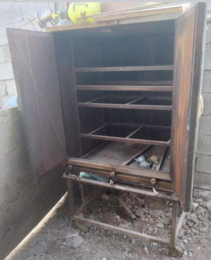 الفرن  ب/300وبي مجال
والجدر ب/ 30 نهايتة 

الصواني الوحده ب/5 

والطشت ب/25


**إذا كنت صاحب هذا الإعلان وتريد حذفه لأي سبب، رجاءا أرسل رسالة إلى الدعم الفني**