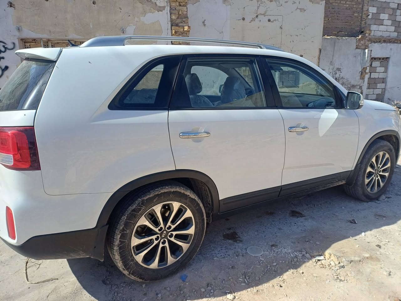 سورنتو 14 خلجي 4 سلندر محرك كله جديد جفته 
سياره حلوه حيل خير من الله تخم تاير تبريد ٣ قطع 
اشاير بل مري 120 يدك جرص سياره مال بيت رقم بغداد /***********.     160 وبيه مجال مكان السياره فلوجه
