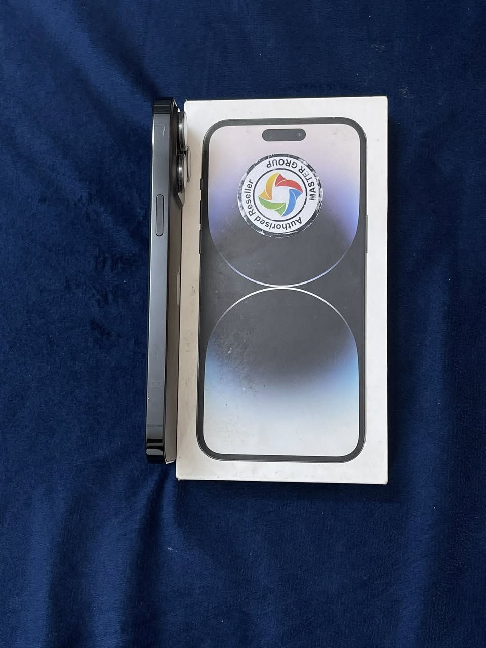 السلام عليكم
* ايفون 📲14 برو  ماكس 

* لون اسود  مميز 

* ذاكره / 256 

* بطاريه 🔋80 شحن يوم كامل 

* شرق اوسط عربي نموذج M 

* جهاز نضيف كلش شركه ماستر

* عن الحلال والحرام مبدل ظهر بدون فتح ليزر وكاله ممبين فقط وممأثر ولا راح يأثر من باب البيت ضمان

* كامل ملحقات

* السعر / 725 

* العنوان / بغداد /الشعب

* للتواصل / ***********
