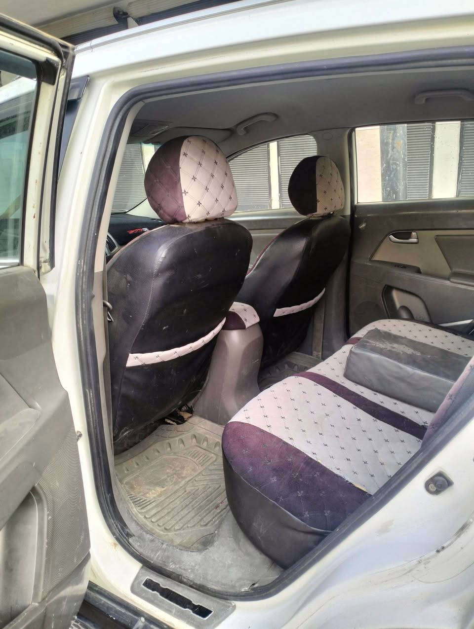 للبيع سبورتج 11 دهوك مسطره 
3 قطع صبغ خلفي سياره بسمن مكان سماح خلف البنزيخانه  المشاعل
سعر 123 قفل 
***********
***********
