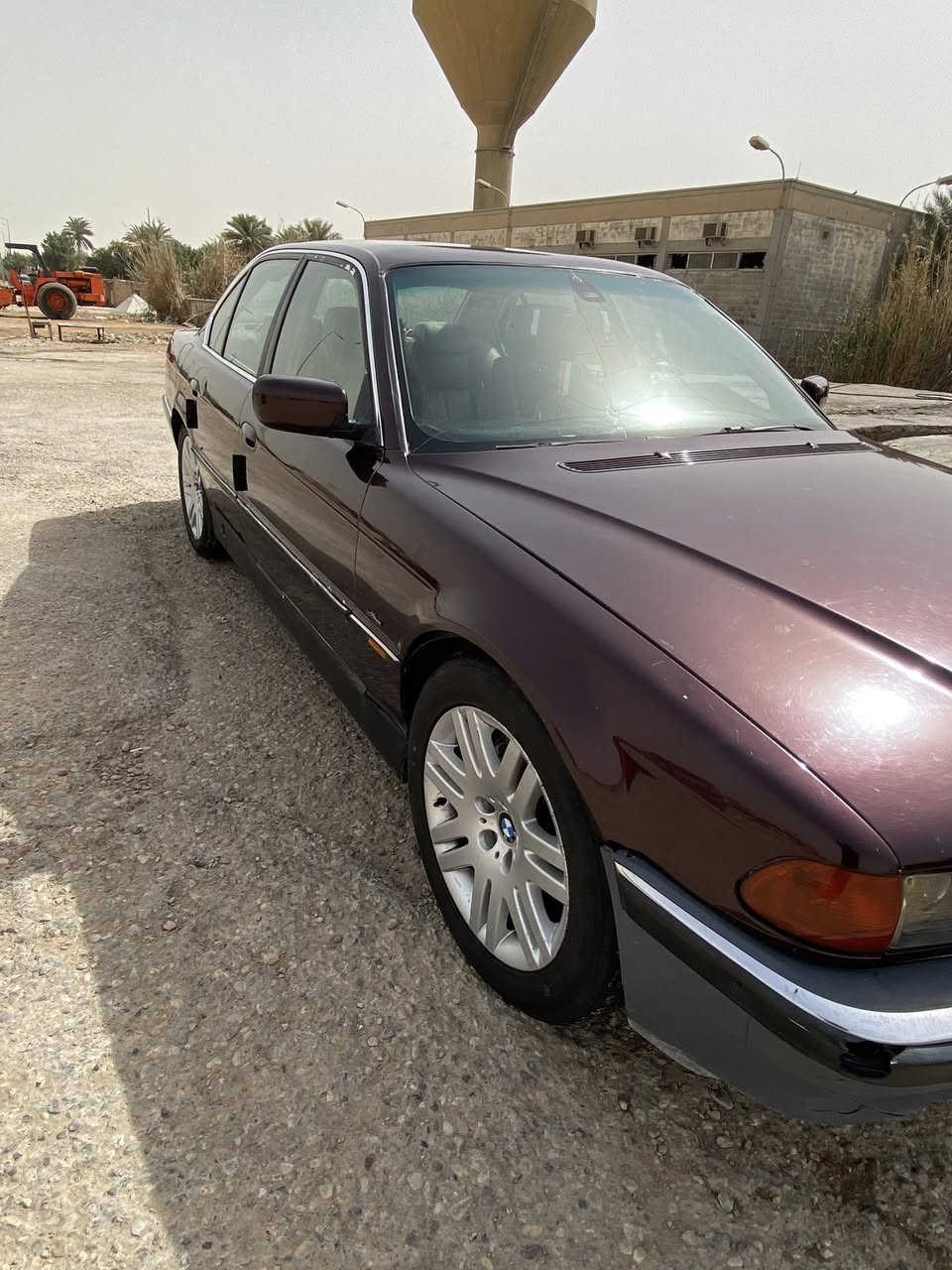 BMW 1995 740
مكانها واسط الكوت 
سعرها  ٦٥ وبيها مجال 
 السياره عوزها ترتيب قليل تبديل دعامية الأمامية سعرها 130 وترايش فقط  
 غرفتها حلوه وصبغتها هم نضيفة شرط التحويل
السنوية منتهيه قبل سنه 
اتصل عليه وبخدمتك 
***********
