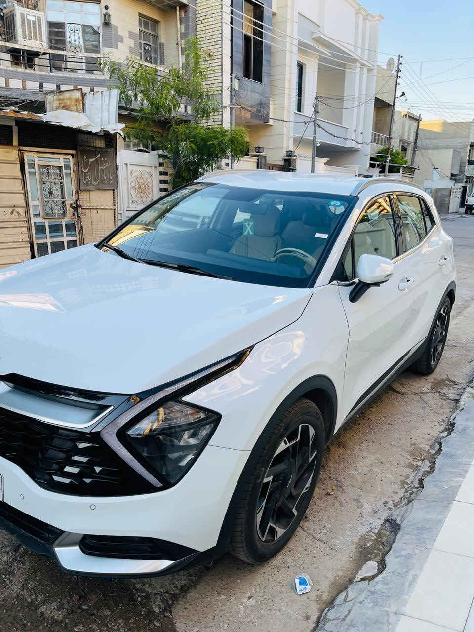 KIA SPORTAGE(ضمان الدولية العراقية)
الموديل :-2025
عداد المسافة :-8000 كم فقط
المواصفات :-
1- بصمة ابوات وصندوق وتشغيل
2- صندوق كهرباء
3- صف المقاعد الامامي كهرباء
4- شاشة اصلية وكامرا
5- رادار جانبي
العنوان :- الكرخ / البياع
السعر :-23.500 $ قابل للتفاوض 
للإستفسار :-***********
