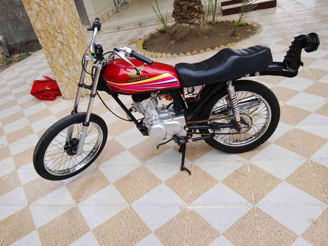 دراجه نامه للبيع اوراق 
شاصي موديل 2018 والتعميره 2026 
المكان ناصريه قضاء الغراف 
السعر 775 وبيه مجال للطيبين بدون سبايدر 
***********
