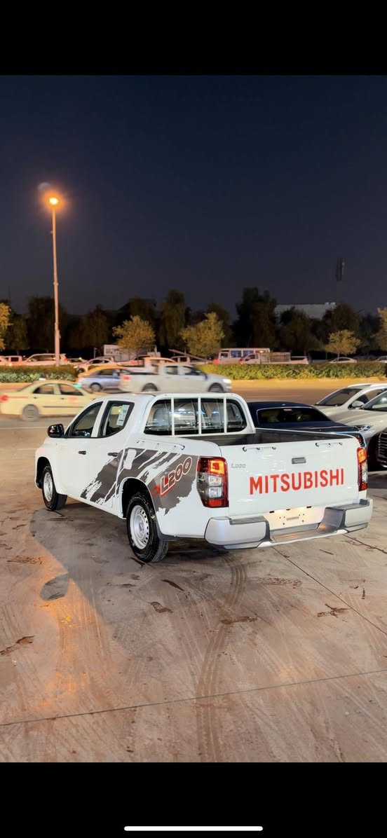 ميسوبيشي L200 
موديل ٢٠٢٣
وارد خليجي 
جمالغ و باب سكن صبغ 
بدون رقم تترقم شمالي 
سعرر ١٤٤ ورقة بيها مجال بسيط
***********
واتساب

