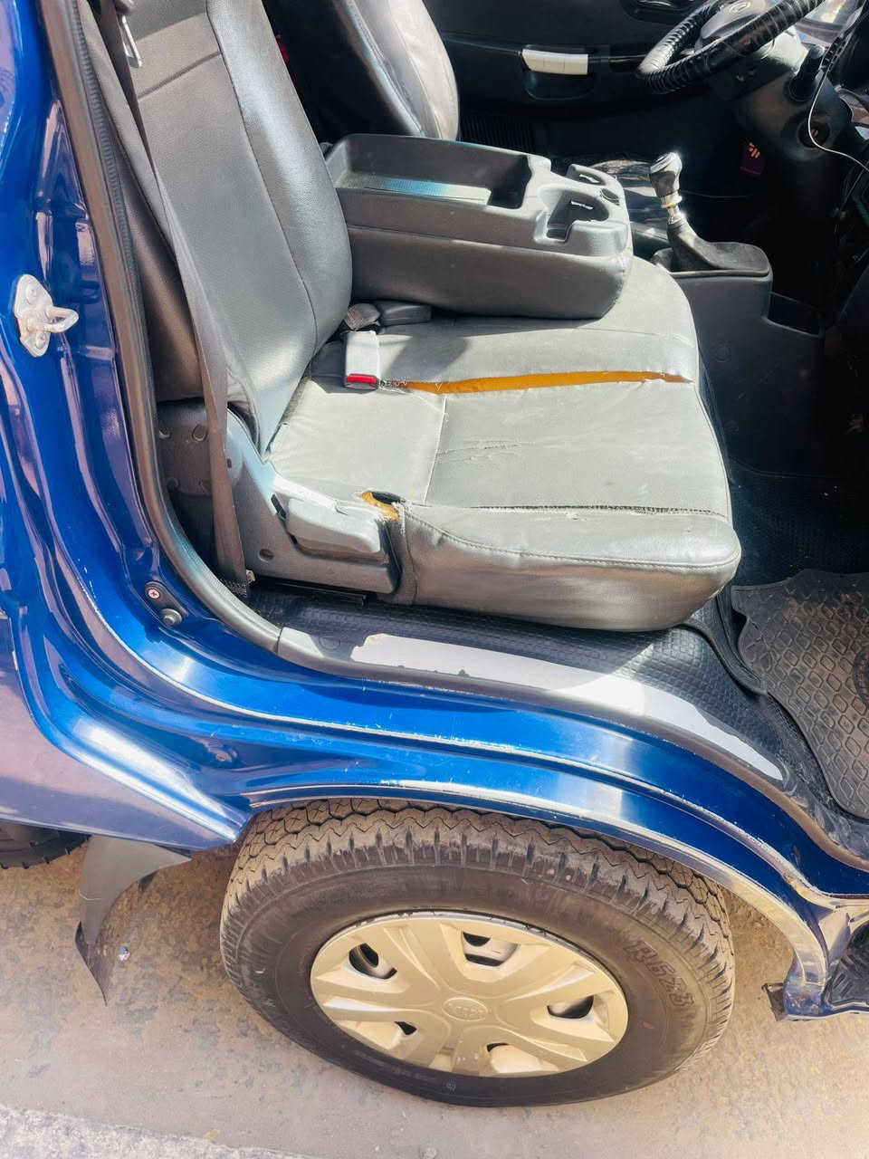 سلاموعليكن كيةنثية مديل13كفالاعامةبس لبدي جارد ومبخوخ بدون معجون لسيارة مسكر 7كير لرقك نكليزي ولسيارةبسمي وهزةجديدةمنضومةمالزنون ولستفسار علاهاذلرقم ***********
