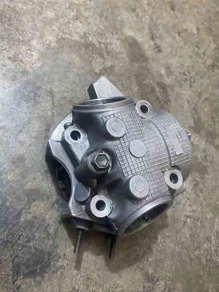 سلام عليكم تزويد ماكس للبيع كور ولفين كامل وهوه وغراضه يشغل ٦٣ وروله تتيمارك حجم ٣٠٠ كلش نضيفه وبوشه اصليه هيه والبستم كامل وجوين رياضي وكلج رياضي حاويه ومكينه محفوره ٦٣ برغي ما مسحوك بيهة الشراي يتصل ***********  مكاني بغداد
