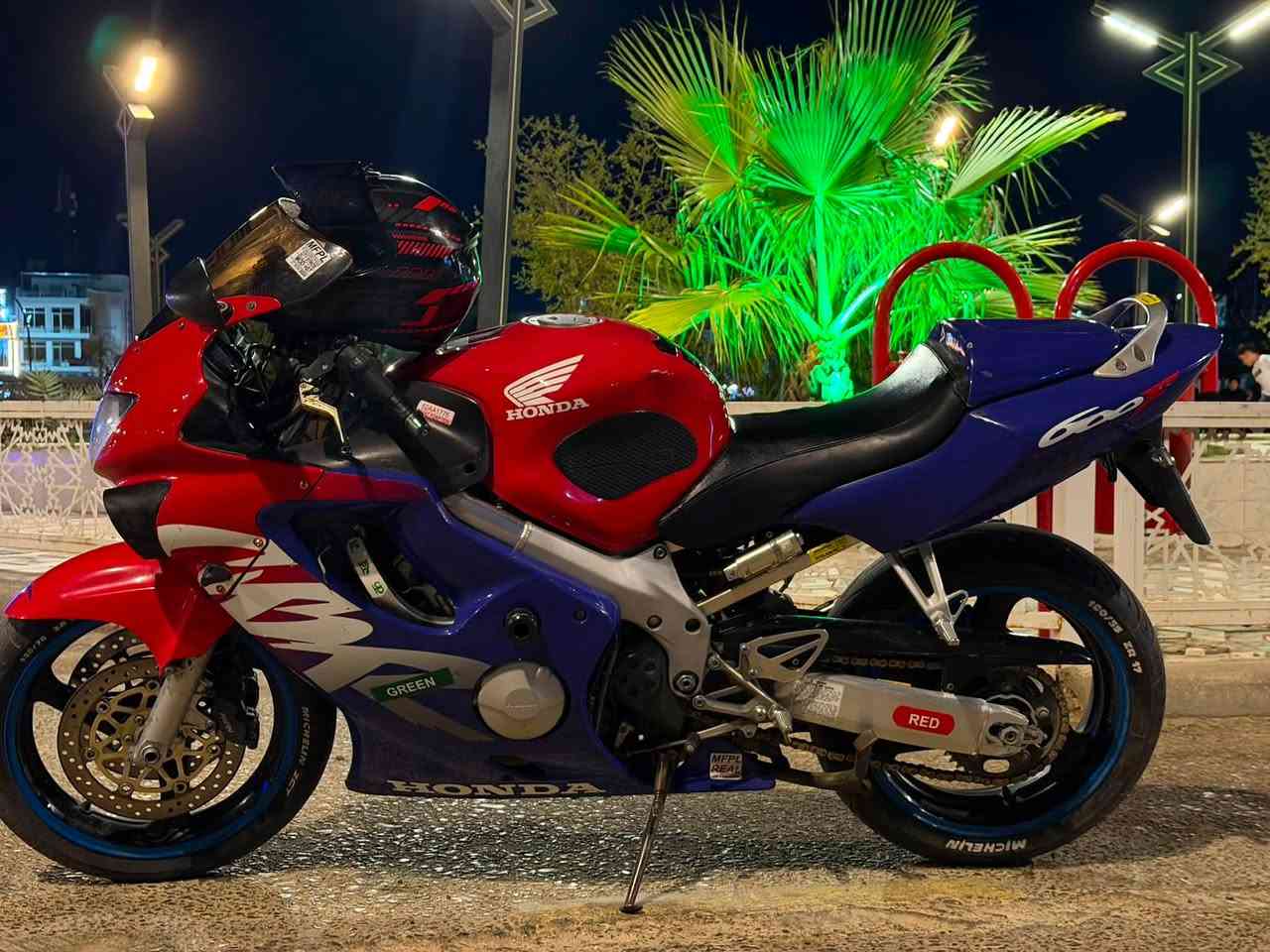 600F للبيع الدراجه نضيفه ومابيها نقوصات ماعدا المرايه اليمين مكينه مكفوله شلعه ومعدل السعر 21 وبيها مجال 
مكاني ميسان 
***********
