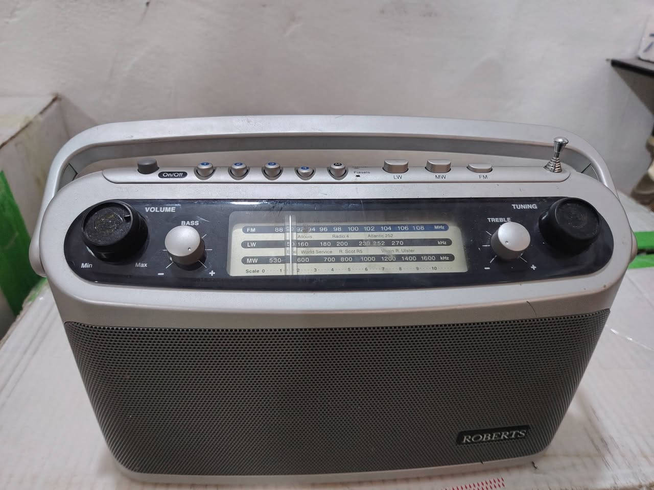 السلام عليكم راديو قديم  البريطاني روبرتس شغال سعره 25


**إذا كنت صاحب هذا الإعلان وتريد حذفه لأي سبب، رجاءا أرسل رسالة إلى الدعم الفني**