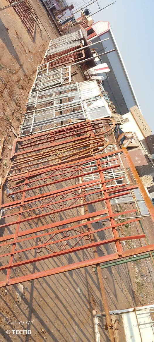 السلام عليكم يوجد طخم شبابيك للبيع والاستفسار ***********
