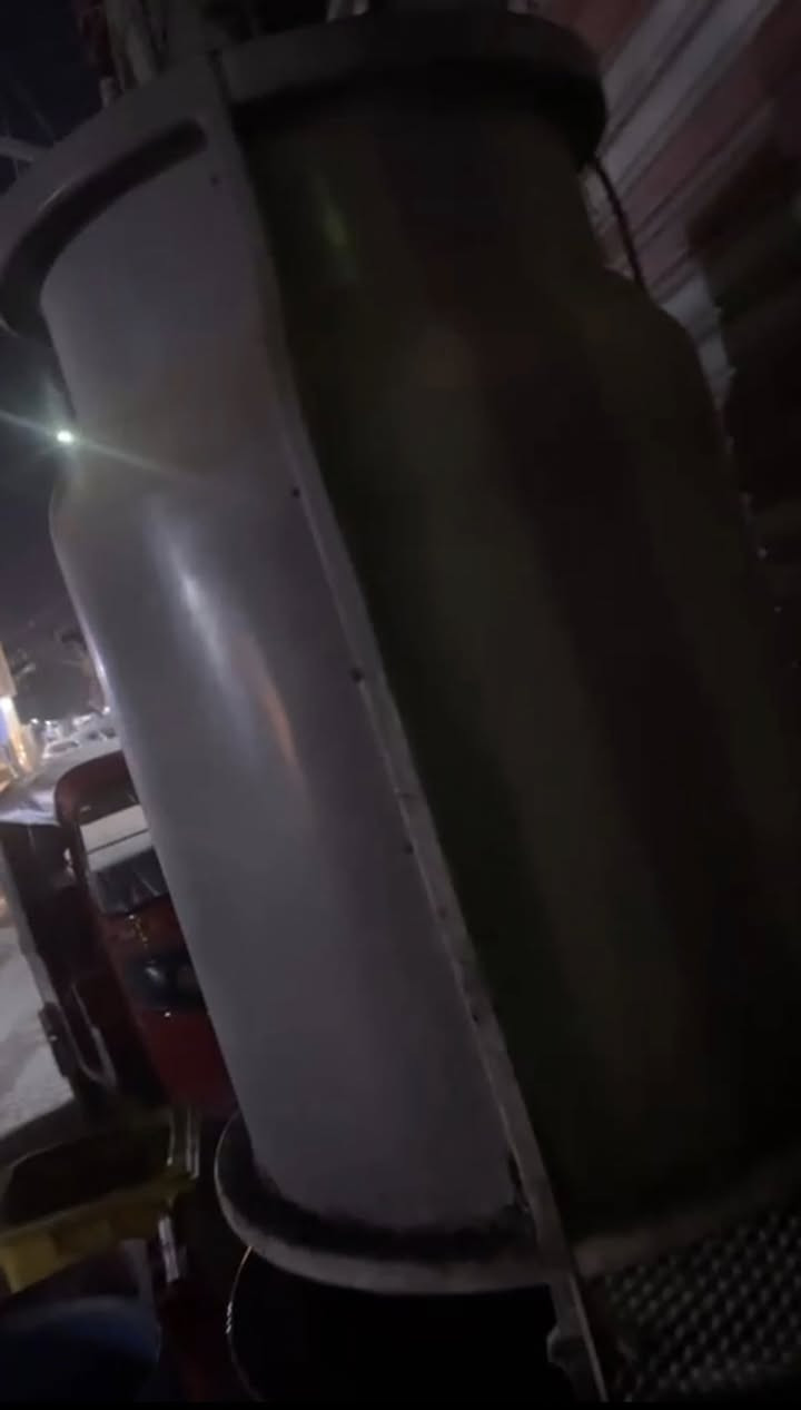 ايس مكير ثلج 🧊 بلوري مكعب انتاج 3 طن 3000kg مستخدمة موسم واحد كلش نظيفة وع بلااد شرط الفحص تصنيع خاص قالب الخشن يجي حجمة 38 تجيك ويه شلال تبريد 3 طن شركة معروفة CBFI بسعر كلش مناسب موقعي بغداد 📍للاستفسار مراسلة الصفحة او الاتصال + واتساب ***********
