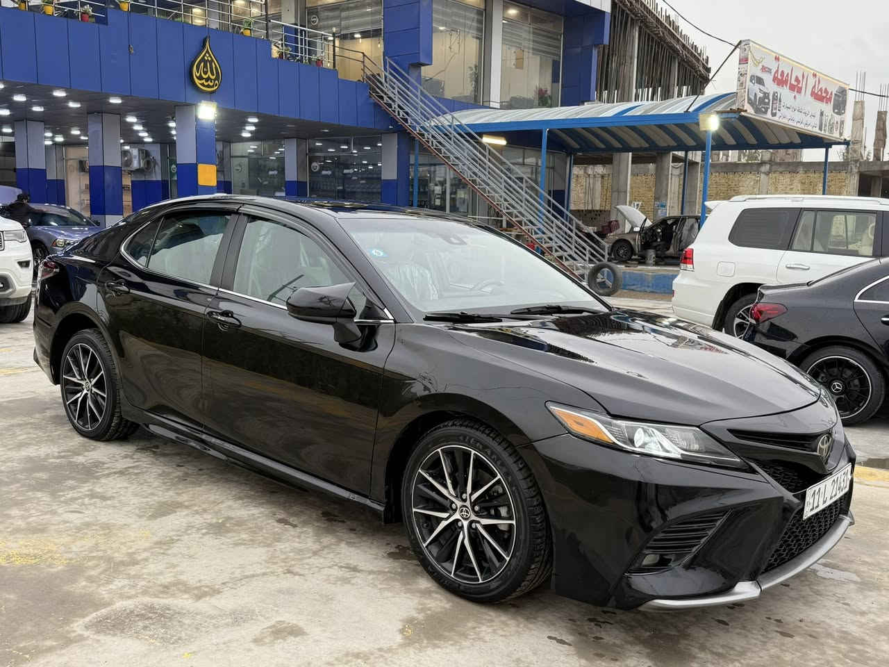 🚗 للبيع او المراوس

 كامري 2021 مواصفات  SE

الضرر  حادث امريكا فقط / قطعة كلير و3 قطع صبغ / يعني اربعة بدون لغود وشواصي 

✔️ المواصفات:

محرك 4 سلندر 2.500 صرفية وقود تقريباً 32 MPG (اقتصادية)

تو ويل 8 نمر سرعات
 
گير نضام  أوتوماتيك + عادي 

شاشة معلومات وترفيه 

كاميرا خلفية دوارة

حساسات أمامية وخلفية

رادرات ونضام تحديد مسار بالقيادة ومانع اصطدام

Blind Spot (نقطة عمياء) – اختياري

مثبت سرعة

شفتات ستيرن (تبديل سرعات من المقود)

تحكم بالمقود (ستيرن)

تشغيل بصمة (بدون مفتاح)

إضاءة LED أصلي

بونيت جكات 

جنطة جكات 

جنوط ألمنيوم رياضية

صدر أمامي جديد

صدر خلفي جديد

تخم تايرات جديد

ارضيات حوضية مفصلة تفصال للسيارة

الكشنات: جلد

 الممشى: 90,000 كم✔️ 

سنوية وهزة ورقم جديد باسمي تحويل ثاني يوم

السعر: 164 (قابل للتفاوض)📍 الموقع: ديالى / بعقوبة

📞 للاستفسار: ***********
