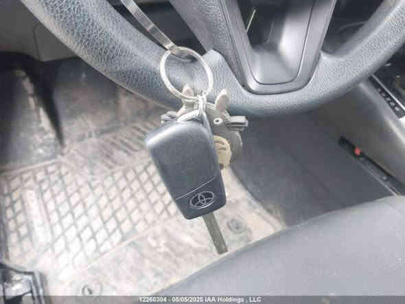 سلام عليكم 
كورلا موديل 24 حادثها كما واضح بالمنشور 
سياره شغاله وتمشي تنباع ع حادثها حاليا بالاردن توصل بعد التفاق ب5 ايام سعرها مطروحه ب90 واصل البغداد ع كتاب ذوي الشهداء 100 قفل ايضاً يوجد كروب واتساب بي عديد من سيارات داخل الأردن https://chat.whatsapp.com/GixH6PjafciIKrzP2u63FA او تصال *********** ابو يوسف
