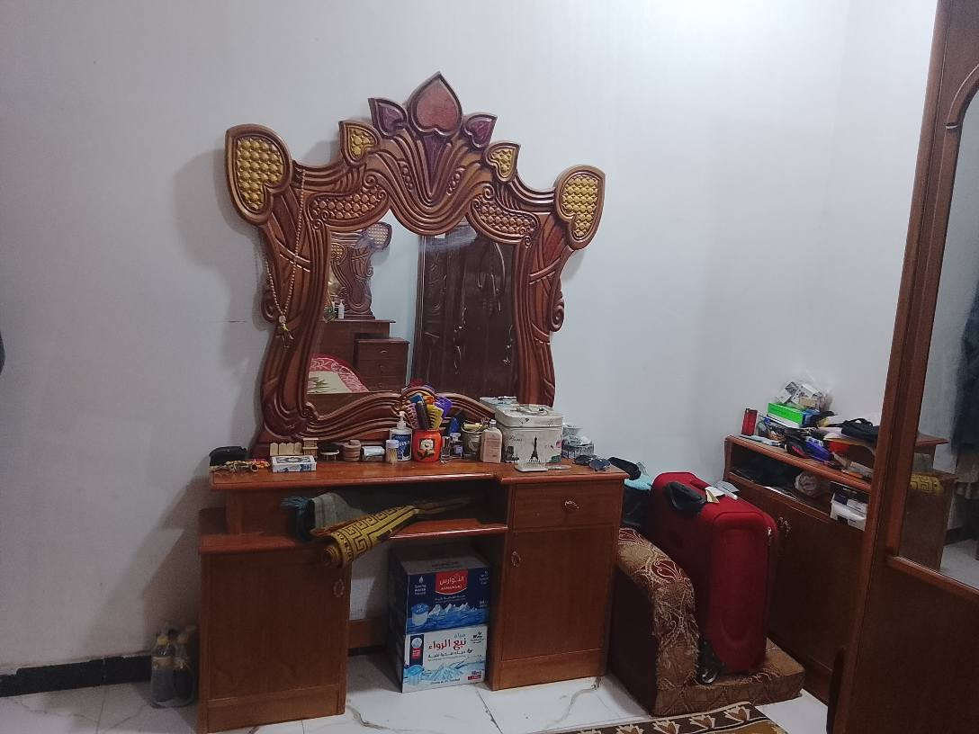 غرفة نوم للبيع مع ملحقاتها+ثلاجة
غرفة نوم تزگام درجة أولى أخشاب مؤسسة ديكورات 
مع ملحقاتها (ميز تواليت+ زاوية بمرأة +كنتور ٦ ستة باب مع ملحق و تاج مع مري بالأبواب )
بوفية طويلة أربع بوب مع مجر عدد 2
بوفية قصيرة بابين أم المعرض
ثلاچة/مجمدة ياباني بابين طول 3 قدم عرض 4 قدم
السعر المطلوب مليونين ونصف وبيها مجال 
محافظة ميسان/قضاء العمارة /الجمعيات شارع 20

***********

*********** عمارة, ميسان
