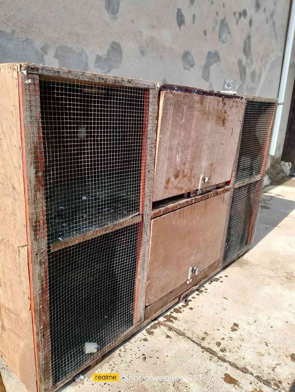 حاضنه مال صواصي طول 170×60
واحد منهم طابقين والثاني طابق واحد مكاني ايسر جلوخان *********** سعرهم130وبيهم مجال
