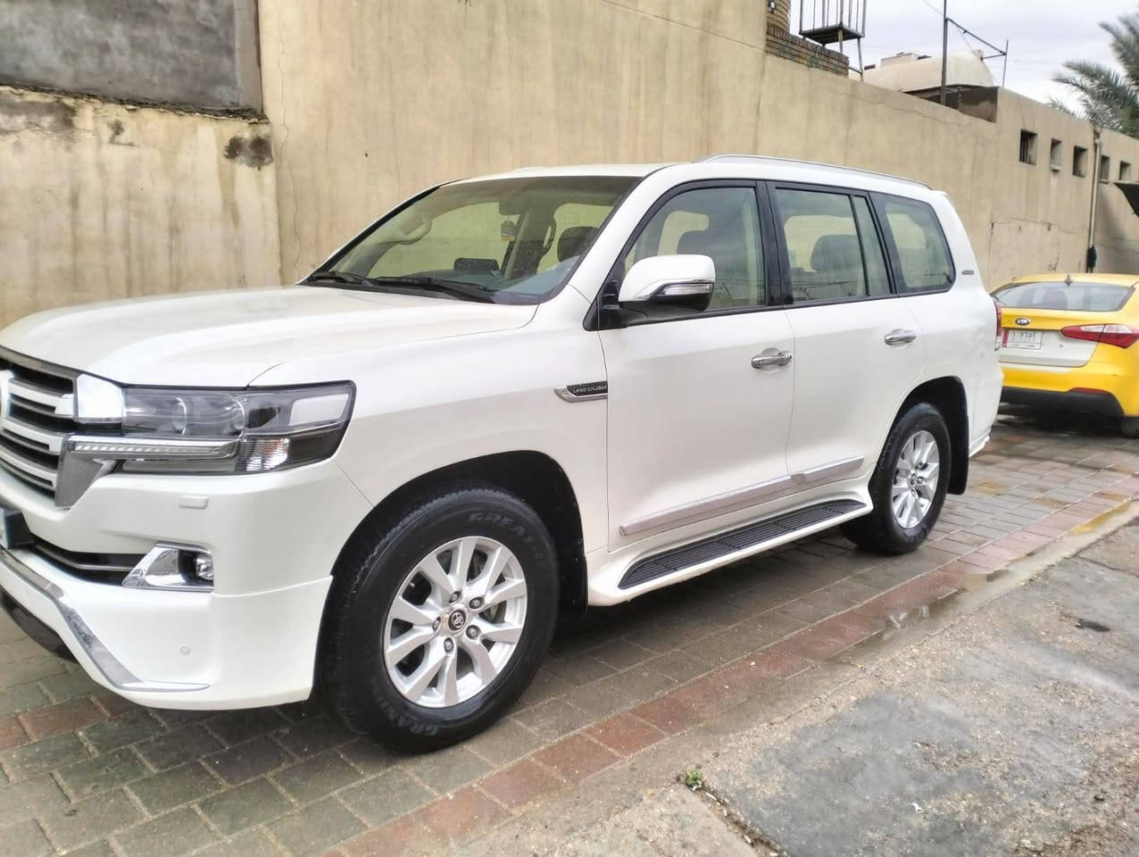 سلام عليكم من رخصة الادمن
لاندكروز موديل 2018
رقم بغداد 
مكانها بغداد حي الامانه 
ساز باب اول وايت اديشن اصل
مكفوله من كل شي 
ماشيه 104
سياره جديده وخير من الله 
***********
