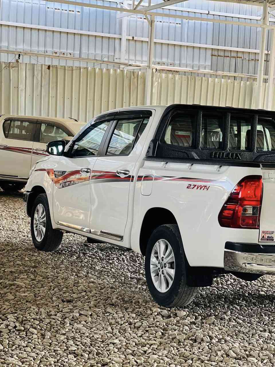 السلام عليكم للبيع تويوتا هايلوكس 2025 ساز رقم بابل بأسمي تماتيك ماشيه 32الف اصل وضع شركه السعر 308وبيه مجال بسيط للشراي  المكان بابل الشوملي للاستفسار ***********
