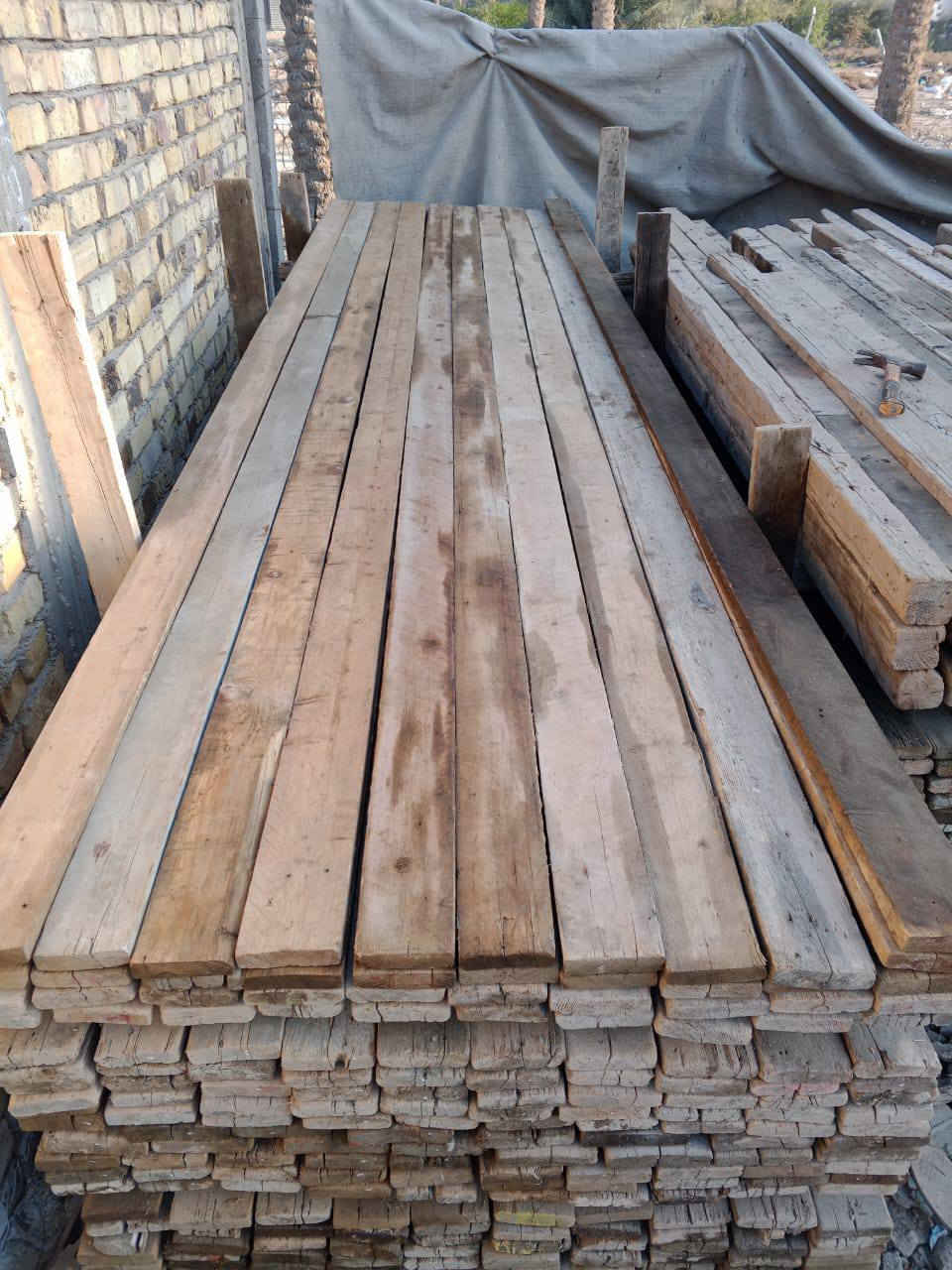 قالب خشب للبيع نضيف العدد ١٠ونص
سعر مناسب مكان بابل ***********
