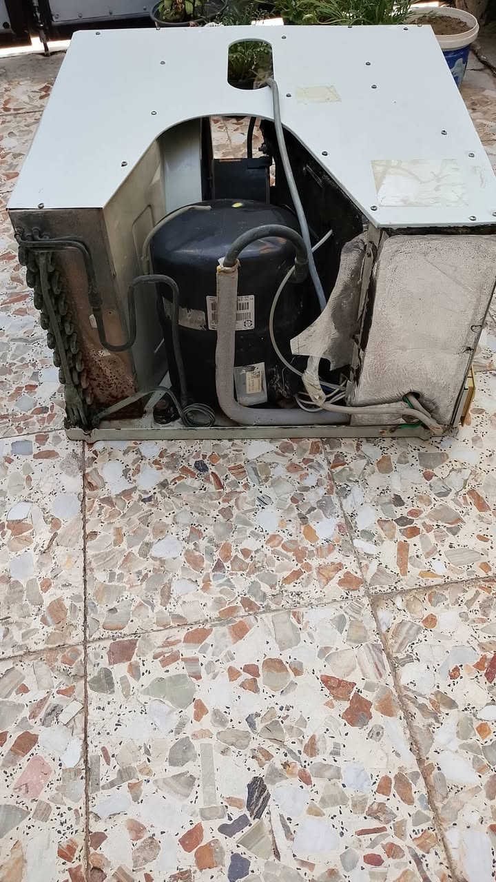 من رخصت صاحب الكروب مكيف جنرال  نضيف الحجم الكبير السعر 375 وبي مجال للاستفسار ***********
