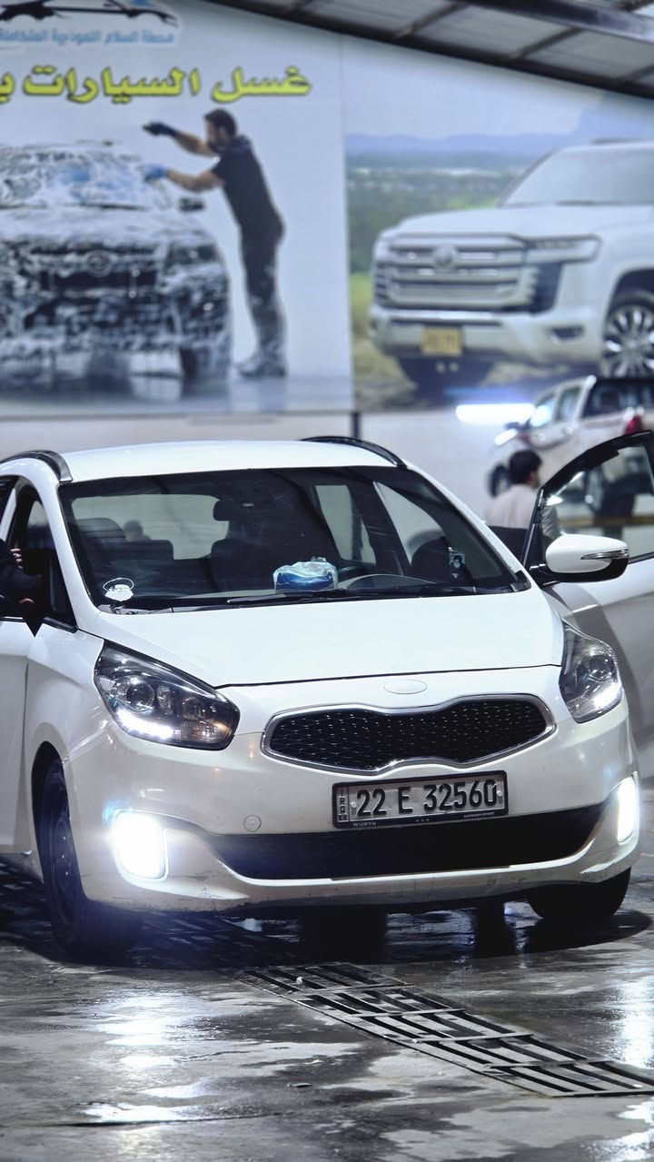 السلام عليكم
كيا كارينز موديل 2014 للبيع خليجي لون ابيض رقم اربيل
 محرك 2000
تخم تاير جديد ويلكب وياها هذا الويل اني شاده 
7 راكب
فول موصفات 
تحكم 4 جهات
شفتات رياضي
منضومة زنون 
نظام ايكو
3 أنظمة قيادة
تبريد قطعتين
بيها ثلاجه داخليه
اشاير مري ومري كهرباء وبيها ترحيب
 طخه بسيطة بالجاملغ الكدام ومصبوغبدون فتح وبيها باردات بسيطه وبيها كارت 
السيارة موجوده بالنجف السعر ١٣٨ 
تواصل خاص او الاتصال ***********
