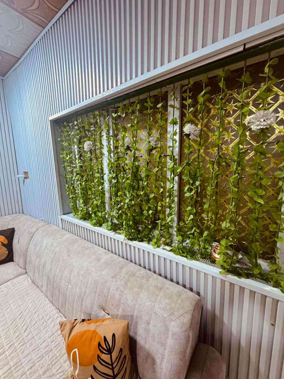 السلام عليكم دار للبيع طابو صرف المساحه 200 متر طابقين يحتوي على 4 غرف نوم ومطبخ 2 وصحيات 3 واستقبال 6/8 وكراج سيارتين ملاحضه الطابق الثاني مفصول عن الاول يعتبر بيتين العنوان شارع 80 جهت النجف براس الفرع سونار ابو الصوف السعر 200 مع المجال للاستفسار ***********
