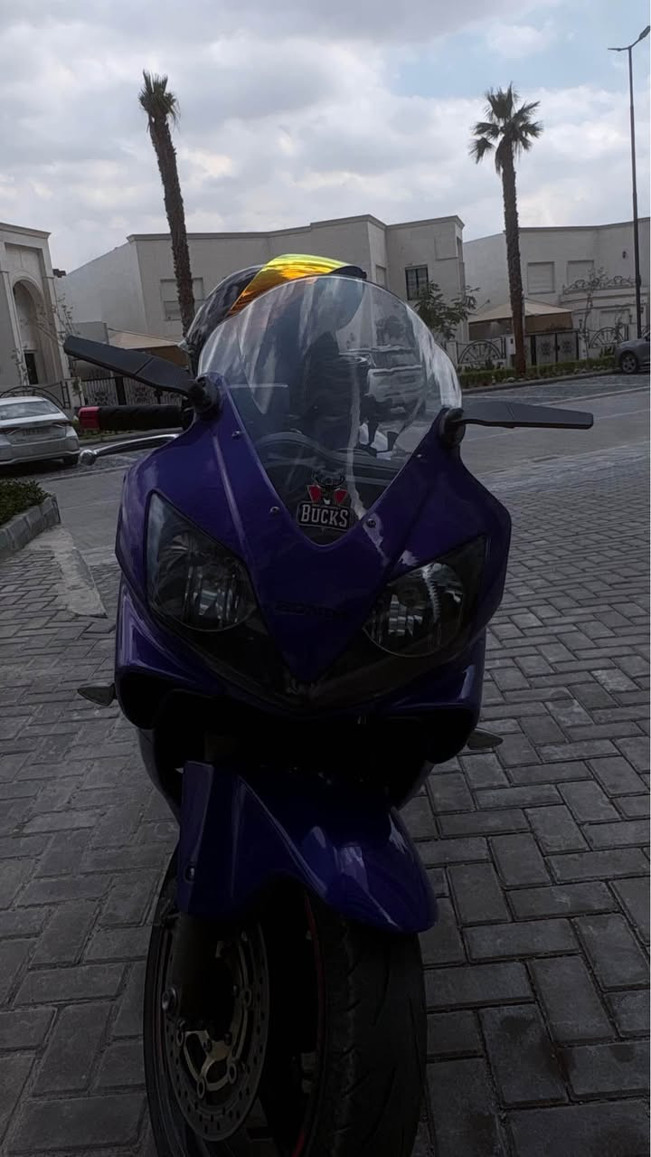 سلام وعليكم دراجة Honda F4i 2004
مرقمة ورقم انكليزي وفحص هزه جاهز بارحه سويته

دراجة نظيفه كلش مابيها اي نقص من كل النواحي
ممشى 55
لون مميز كلش بالشمس لونين يصير

عليها مرايات H2R الاجنحه

مكاني بغداد العامرية مجمع الود

السعر 42 وبي مجال

الي مايعرف شنو يعني هيج نظافه بالعراق والي يكسر بالسعر لايراسلني❤️ بغداد, العراق


**إذا كنت صاحب هذا الإعلان وتريد حذفه لأي سبب، رجاءا أرسل رسالة إلى الدعم الفني**