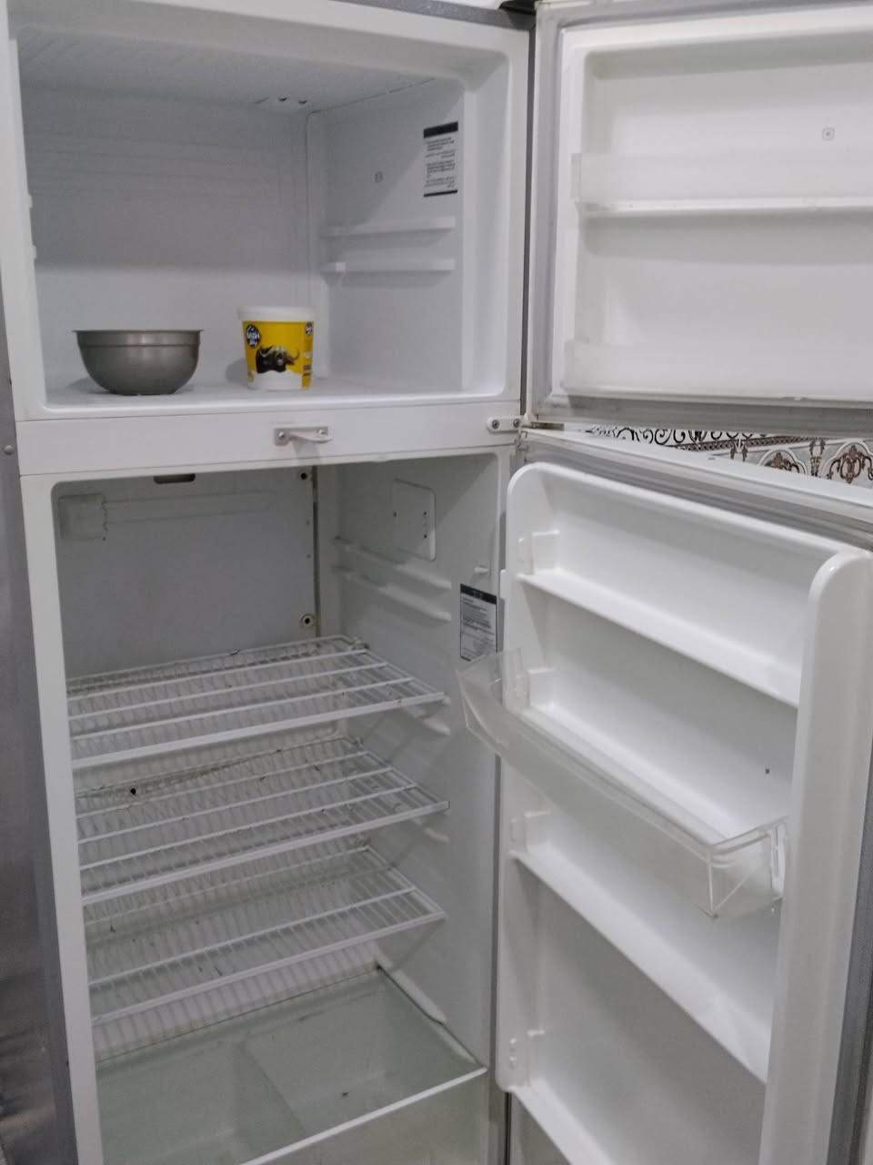 السلام عليكم ثلاجه حجم كبير حجم 28 قدم  نضافه 100 بل 100بعدهه شركه العنوان بعقوبة صناعه الثالثه عل عثمانيه ***********
